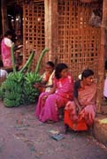 www.ayurveda-india.it:  Signore al mercato di Kochin, kerala - India del Sud