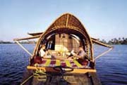 www.ayurveda-india.it: escursione a bordo di una kettuvallam